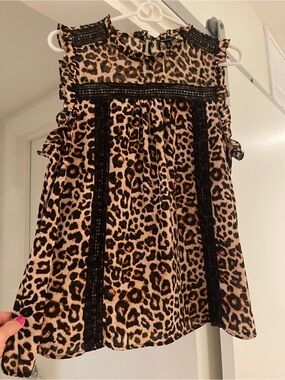 a.n.a Women’s Leopard Print Ruffle Top - Black & Brown